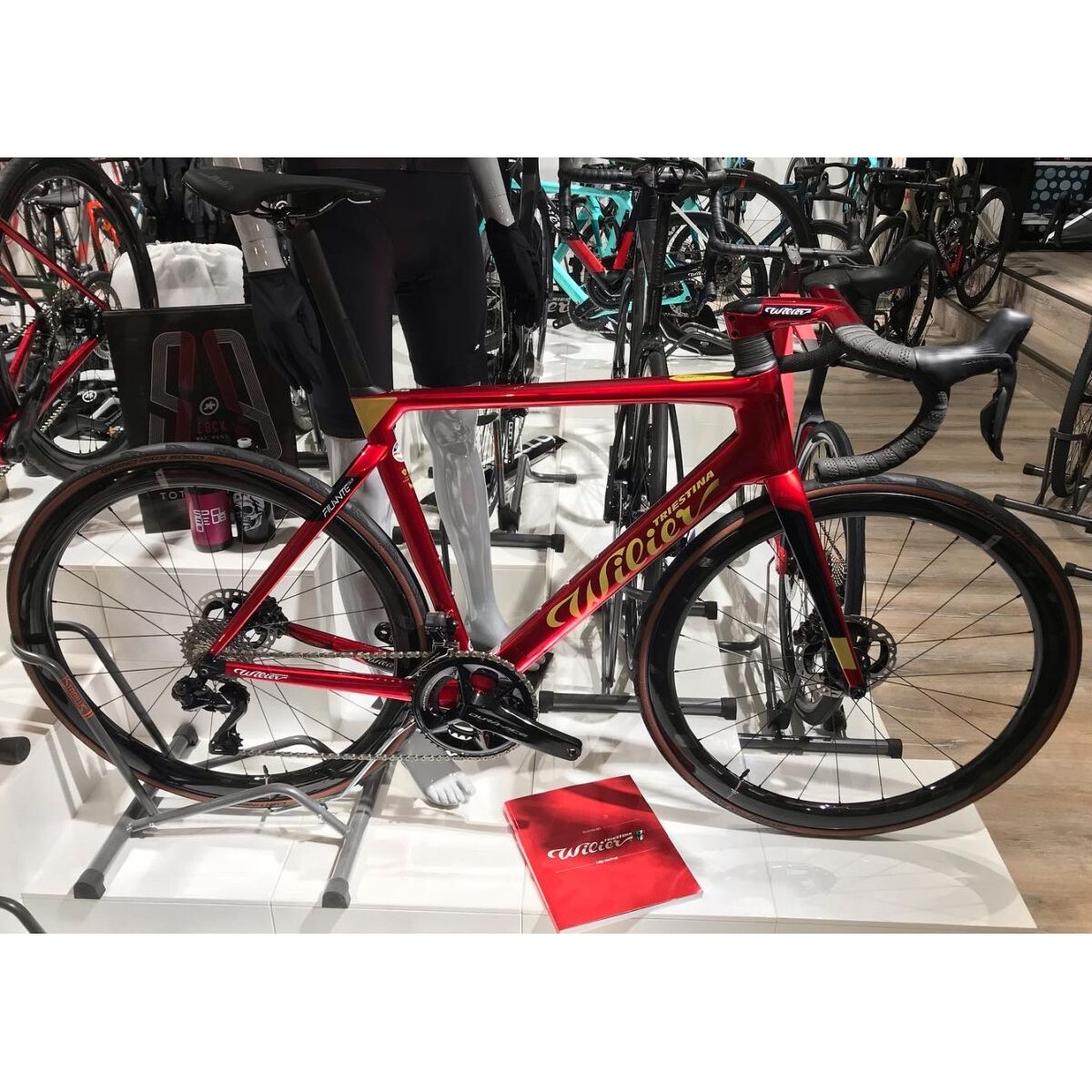 Wilier Filante SLR Rennrad -Sonderfarbe- Dura Ace Di2 2x12